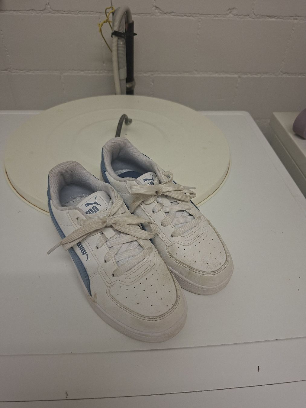 Puma Scarpe per ragazzi: Puma Sneaker, weiß/blau, gebraucht, Größe 33 – Usato da Hombrechtikon venduto da cia_kks2 4