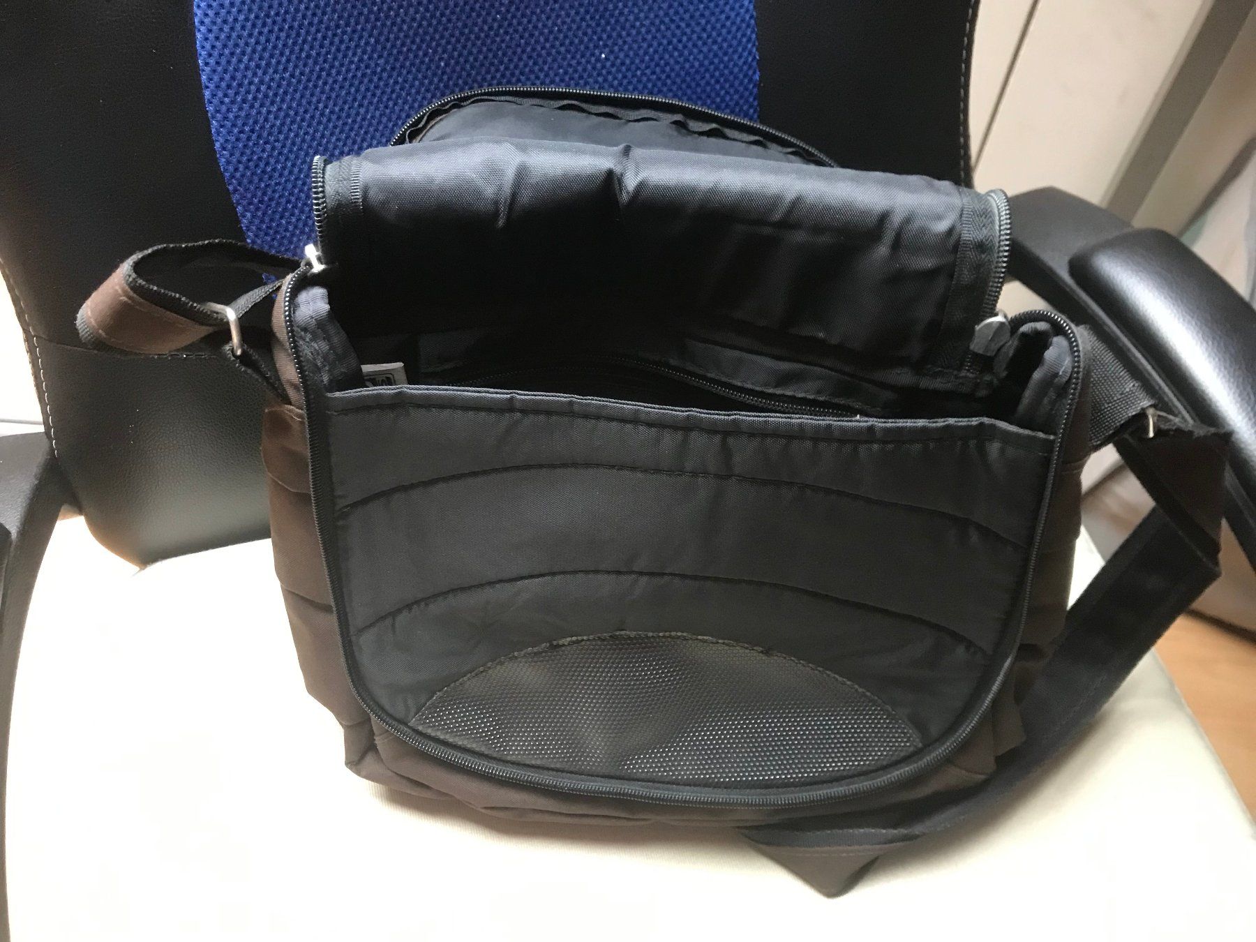 Borse da donna: Sac bandolière marron – Usato da Gorgier venduto da chahn 3