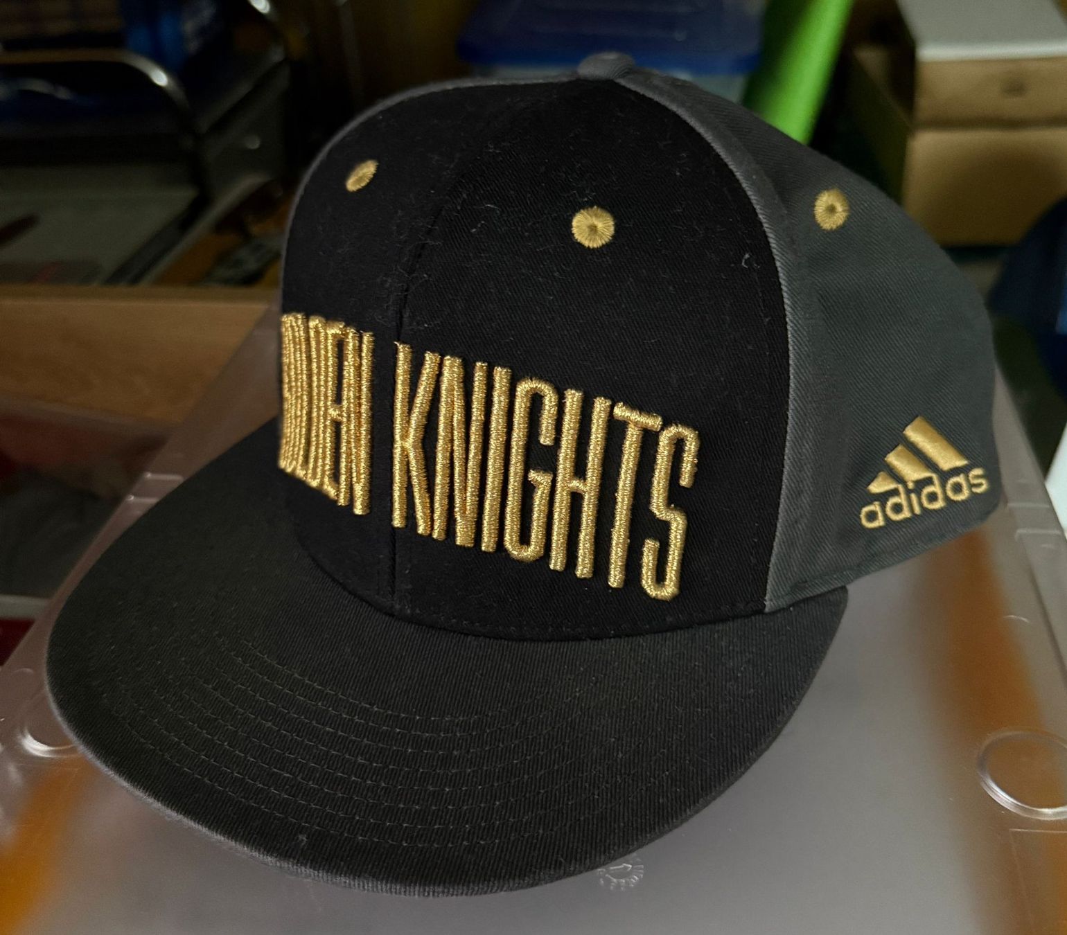 Altro in  Abbigliamento & Accessori: "Golden Knights" mit Adidas Logo, Cap – Nuovo (secondo la descrizione) da Schwyz venduto da Aasterix