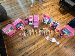 Barbie Puppen mit viel Zubehör und Spielzeug - guter Zustand