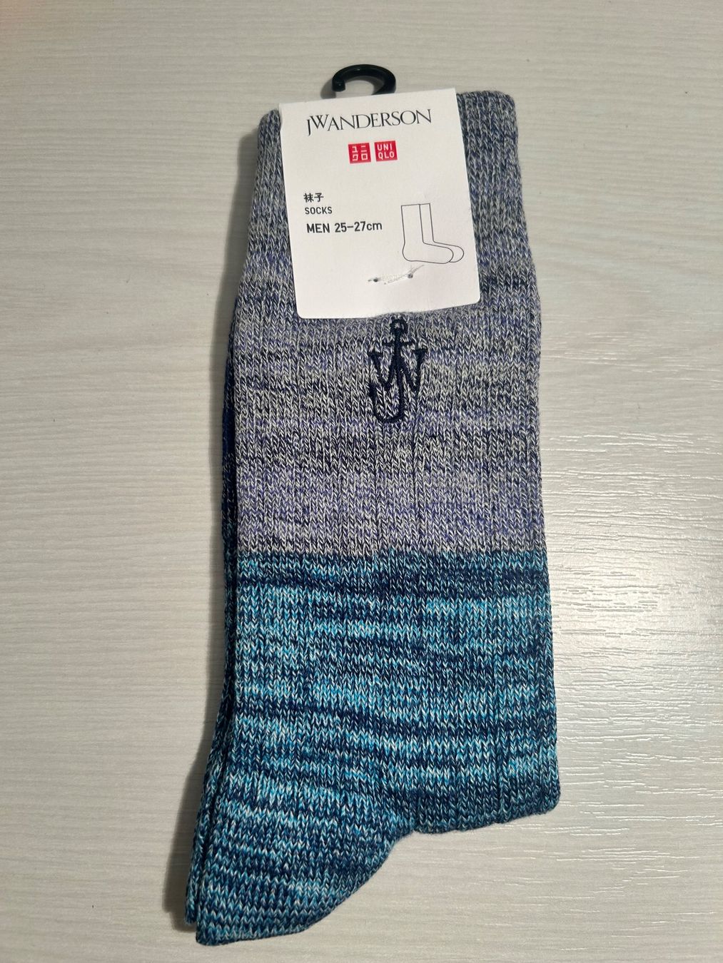 Socken: Socks  Socken Uniqlo & J.W. Anderson – Neu und originalverpackt aus Zürich von Ferienan 2