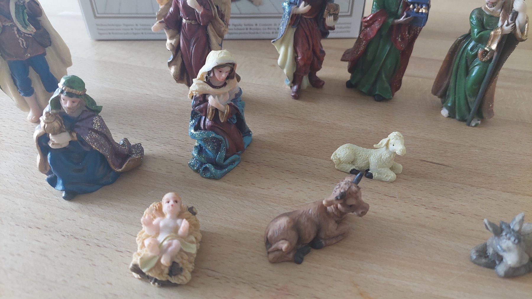 Statuette: Komplette Weihnachtskrippefiguren , 11 Figuren, neuwertig! – Nuovo e nell'imballaggio originale da Schmerikon venduto da AB92 2