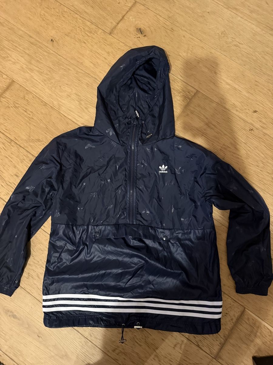 Adidas Pullover & Sweatshirts: Adidas Jacke dunkelblau mit Muster Grösse 38 – Gebraucht aus Biberist von bierikim