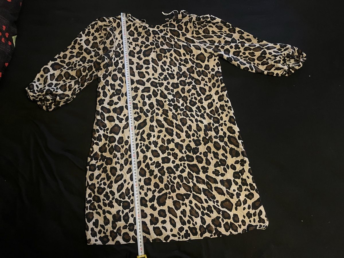 Vestiti: Kleid mit Leo Muster Grösse S  – Nuovo (secondo la descrizione) da Olten venduto da sae_82z2 1