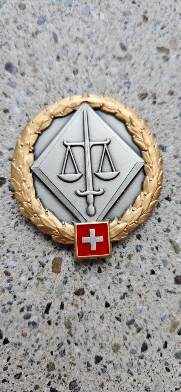 Schweizer Armee Placchette & Badge: *** Beretemblem Gold Offizier Schweizer Armee *** – Nuovo e nell'imballaggio originale da Riedholz venduto da fr_sIruP