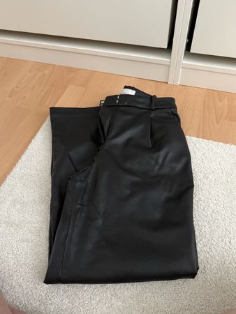 Damen Kunstleder Hose schwarz Grösse 38 