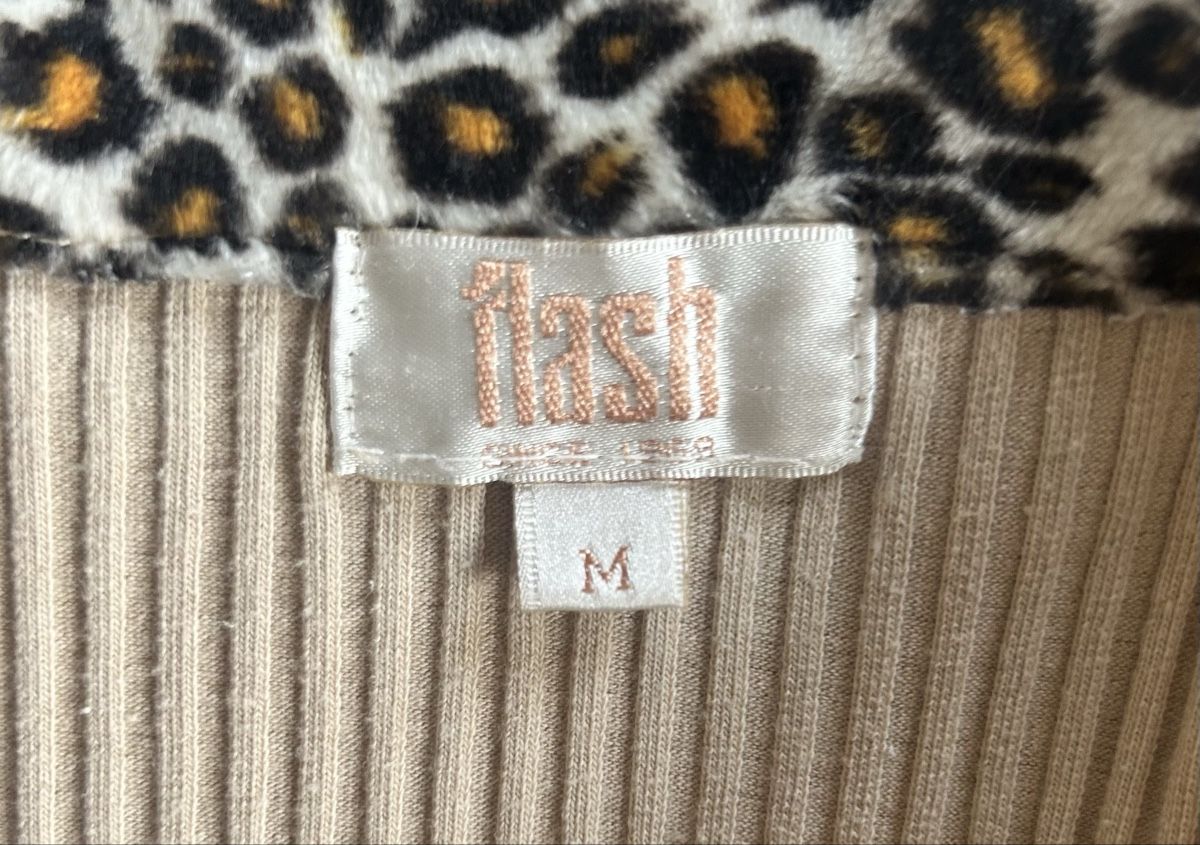 T-shirt: Flash Beige Ribbed Top Leopard Collar, Size Medium – Nuovo (secondo la descrizione) da Zürich venduto da Mistral61 4