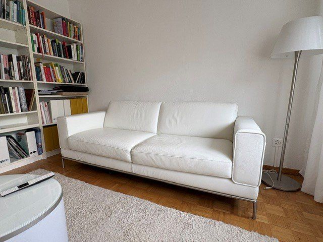 Divani: weisses schlichtes Ledersofa – Usato da Zürich venduto da sah_vt27