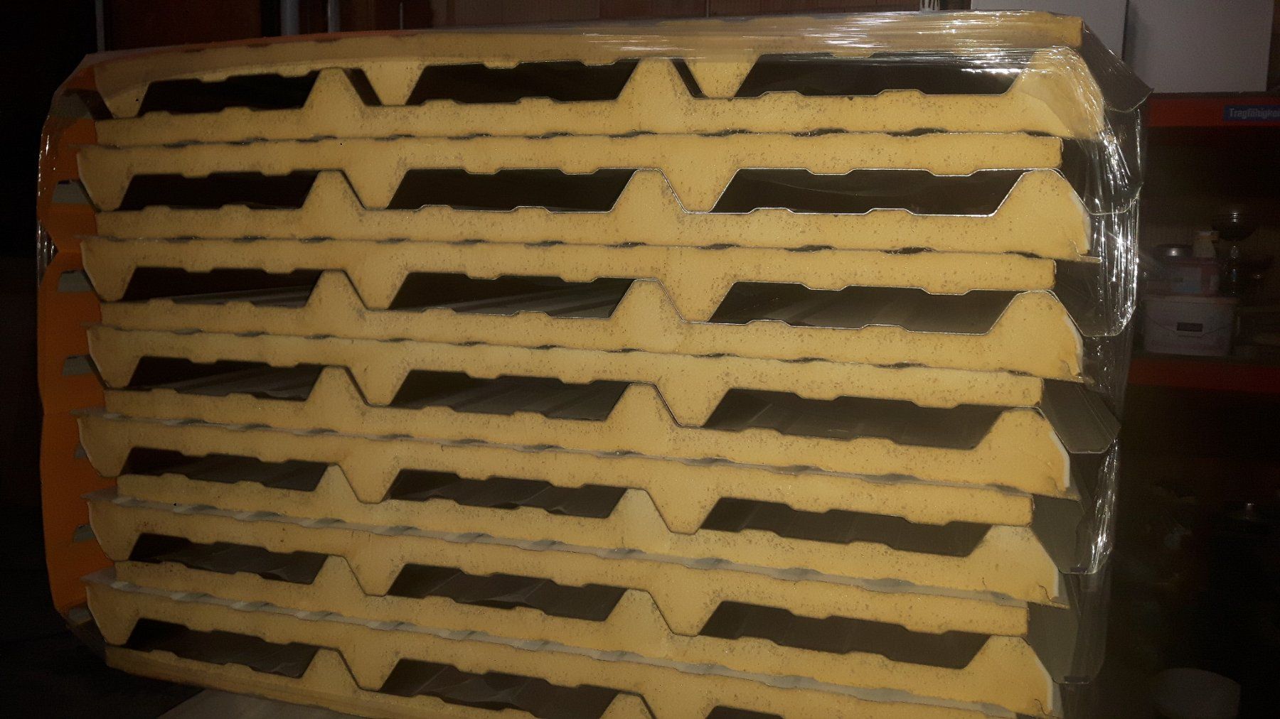 Altri materiali per l'edilizia: Sandwichbleche – Usato da Altbüron venduto da joe2109