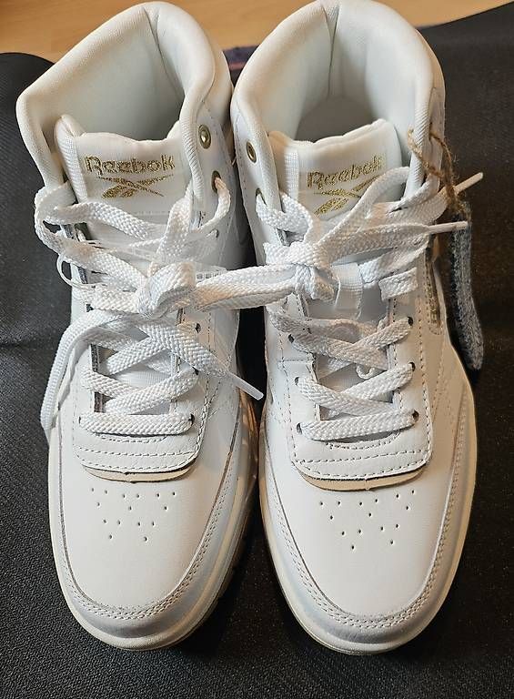 Chaussures femmes: Reebok neu mit Originaletikette – D'occasion à Ehrendingen par Beauty10