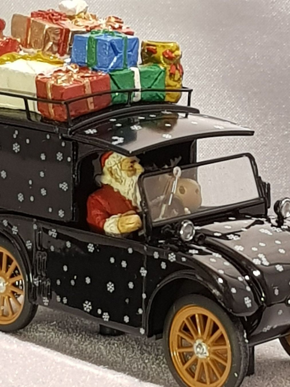 Hanomag Modellini d'auto: Hanomag Kommissbrot Christmas Edition – Nuovo e nell'imballaggio originale da Chézard-St-Martin venduto da AlPat-Collections 1