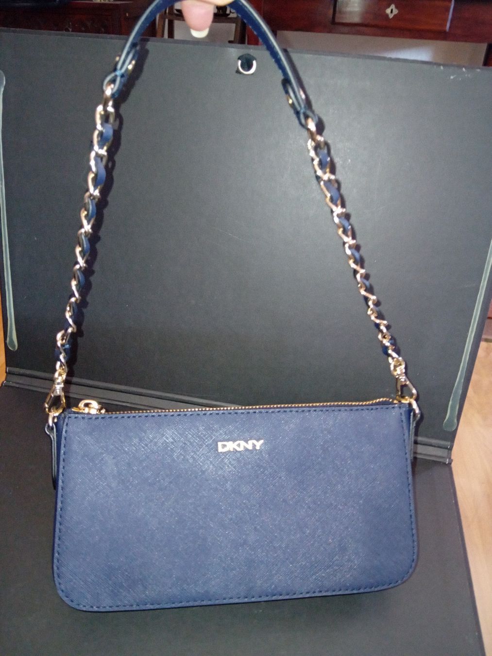DKNY Borse da donna: DKNY borsa/pochette blu  – Usato da Biasca venduto da Old_6blh 4