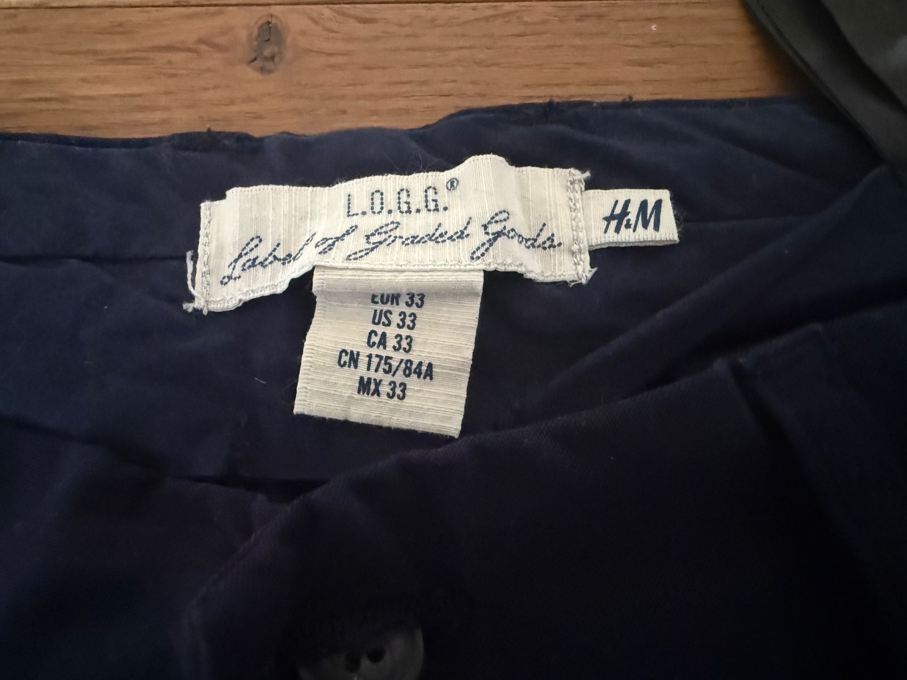 Hosen: H&M dunkelblaue Chinohose W33 – Gebraucht aus Goldach von jil_vnd8