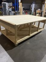 Riesige Werkbank / Richttisch / Sägetisch auf Rollen 2.6x1.7
