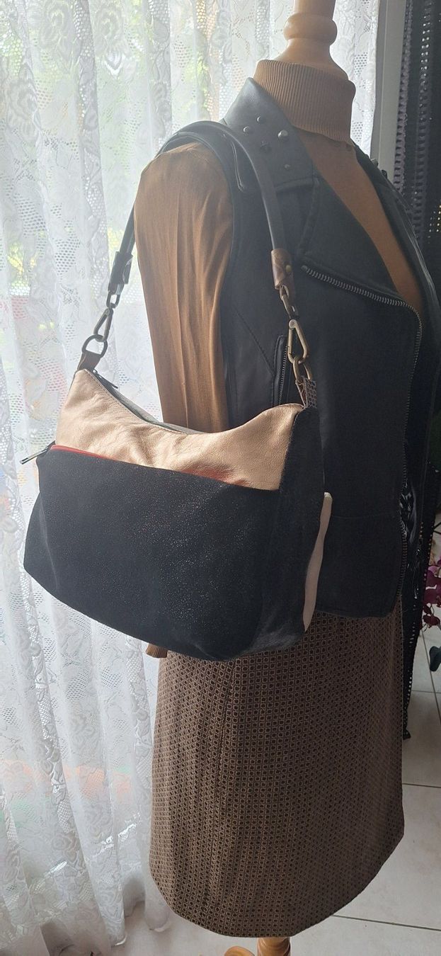 Borse da donna: Sac Ebarrito 100% cuir, multicolore – Usato da St-Triphon venduto da Jldr0 1