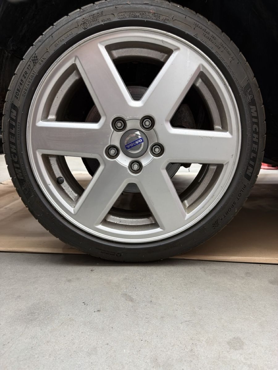 Volvo Cerchioni: Volvo Neptune Felgen – Usato da Zumikon venduto da robinhardi 3