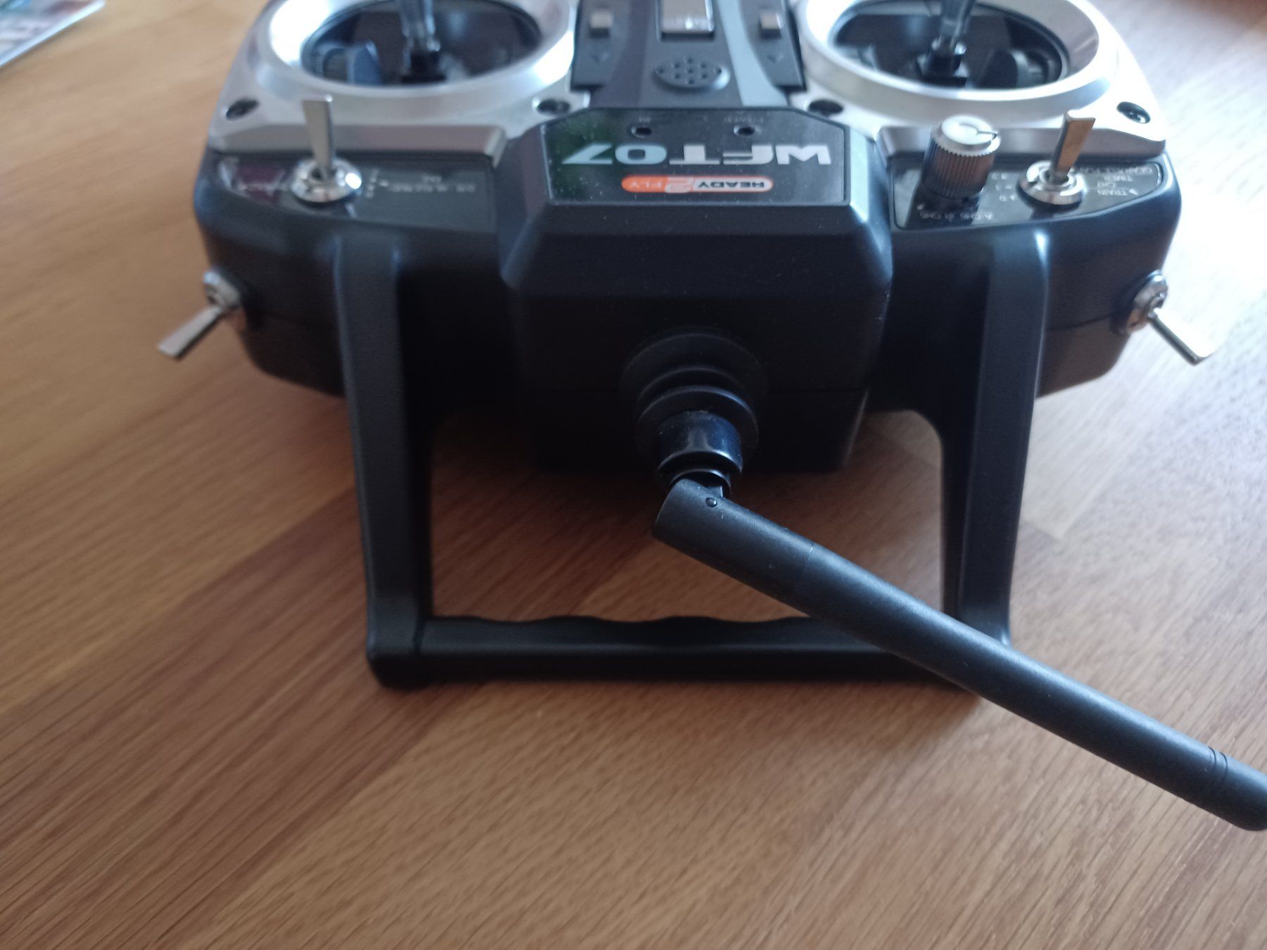 Fernsteuerungen: WFLY WFT07 Sender mit USB Anschlusskit für PC – Gebraucht aus Daellikon von Ebuffi 1