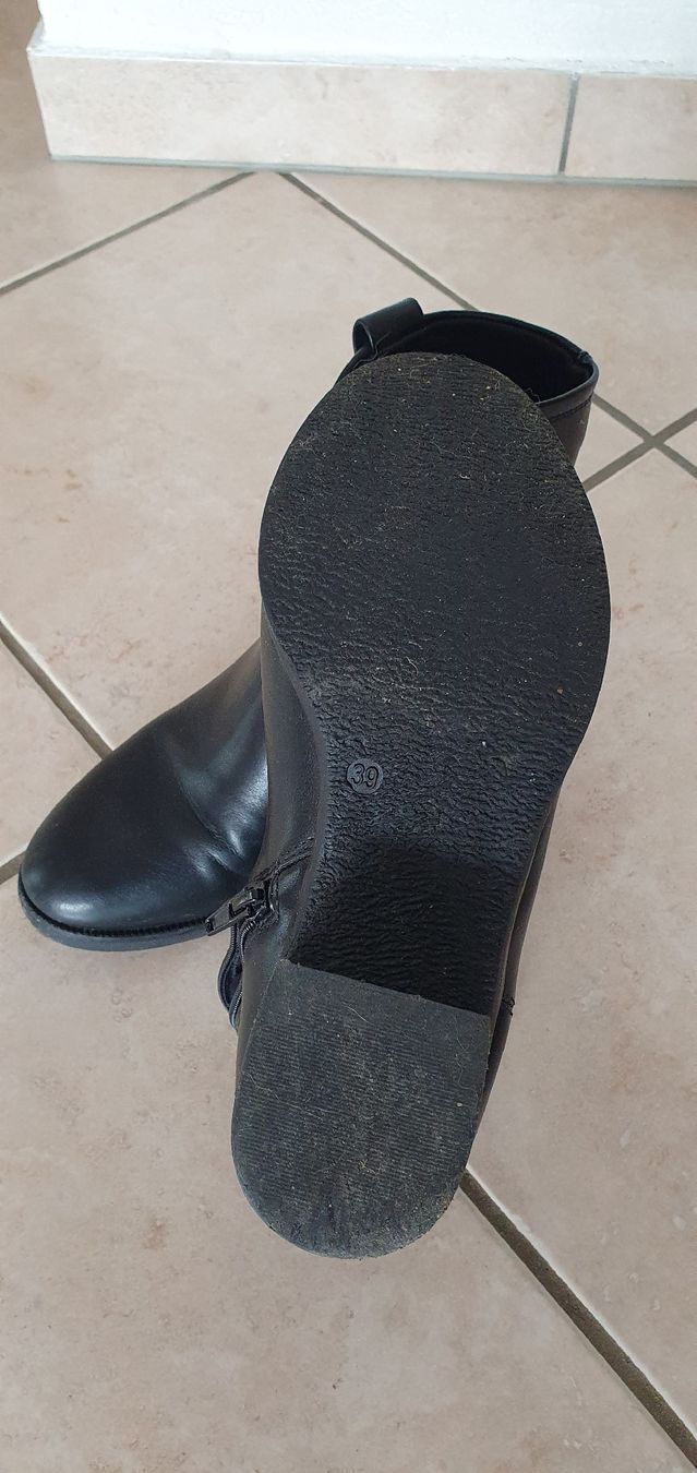 Chaussures femmes: Bottines noires 39 – D'occasion à Moutier par mar_7nrw 3