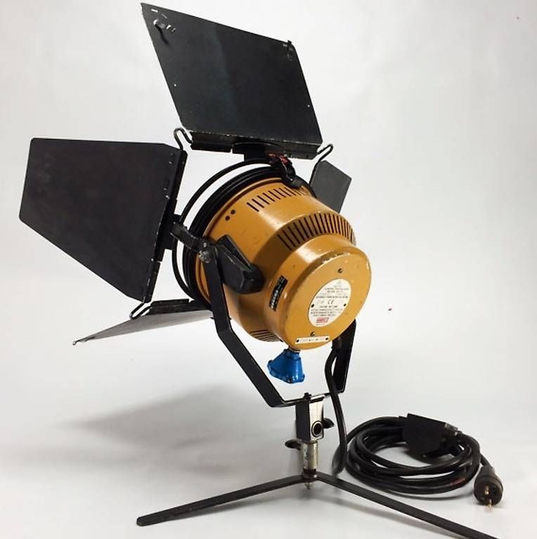 Lampen: 2 projecteurs de 2000 watt chacun – Gebraucht aus le grand-saconnex von Giulma 3