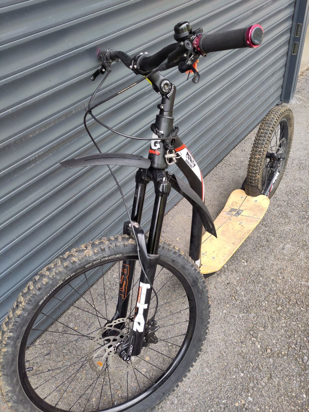 Velos: Gravity Scooters DH Core Air Downhill Trottinett – Gebraucht aus Oberägeri von Runningiceman 1