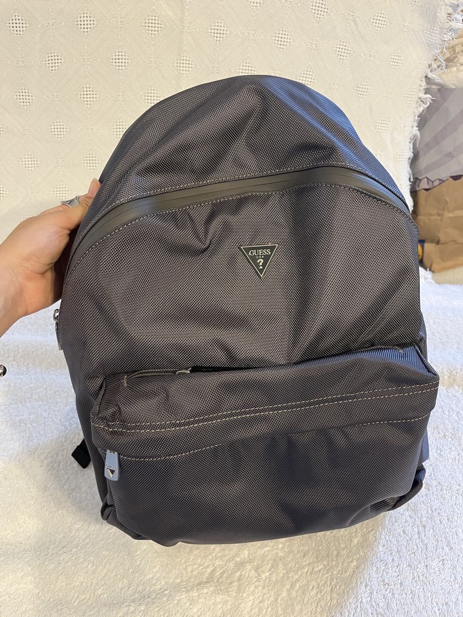 Guess Zaini: Guess Rucksack grau mit Etikett neu! – Nuovo e nell'imballaggio originale da Zürich venduto da mel_258