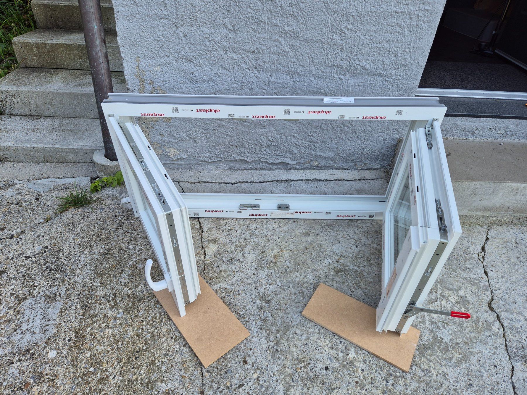 Fenster: Fenster 1100x500mm / drehkipp links – Neu und originalverpackt aus HERISAU von Cesadi 3
