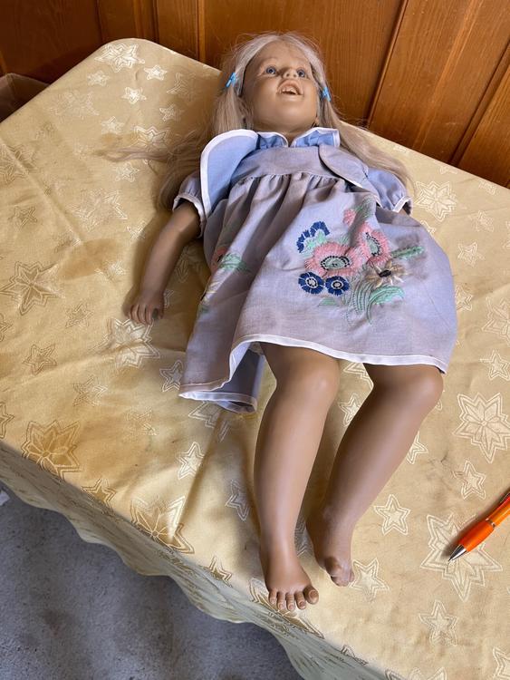  Schöne Puppe (175) 