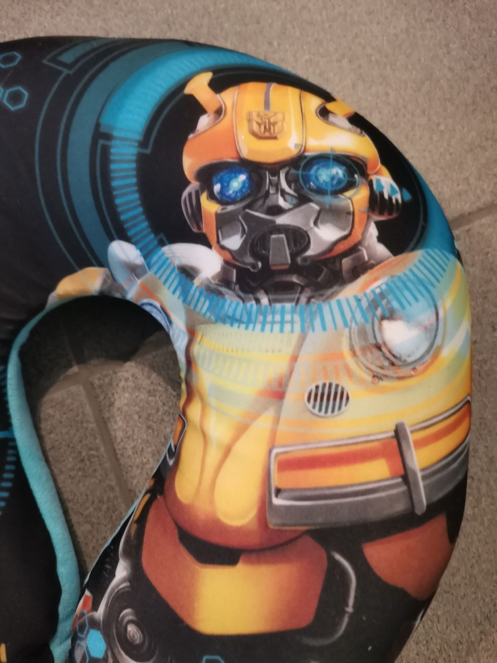Kissen: Nackenkissen Kinder, Bumblebee, Transformers – Gebraucht aus Oftringen von januarloch 3