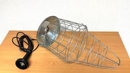 Wärmelampe mit Schutzkorb für Kleintiere