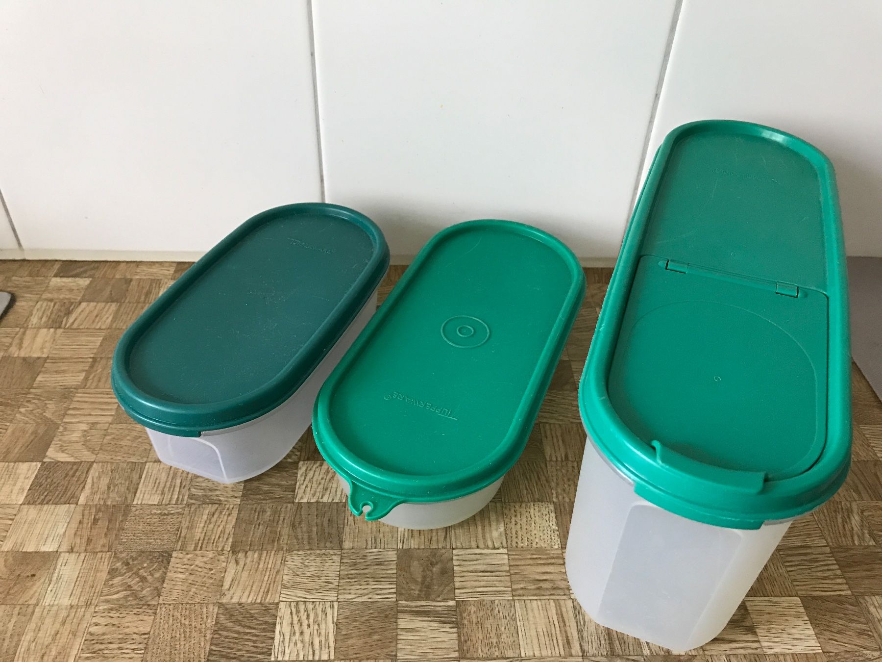 Tupperware Behälter & Ähnliches: Tupperware 3 Vorratbehälter – Gebraucht aus Birmensdorf ZH von Hilhan 1