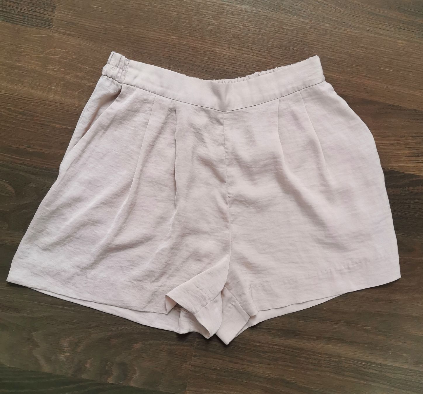 H&M Hosen: H&M Shorts rosé, Gr. 36 – Gebraucht aus Obergerlafingen von Sigus