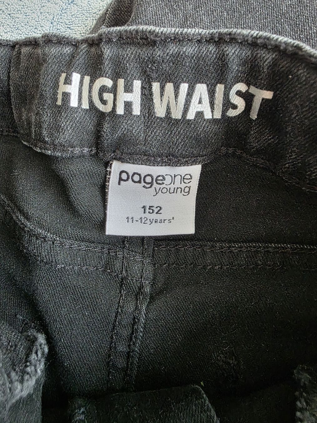 Pantaloni: Bootcut Mädchen Jeans, schwarz, Gr. 152, Top Zustand – Nuovo (secondo la descrizione) da St Gallen venduto da vir_5kgt 5