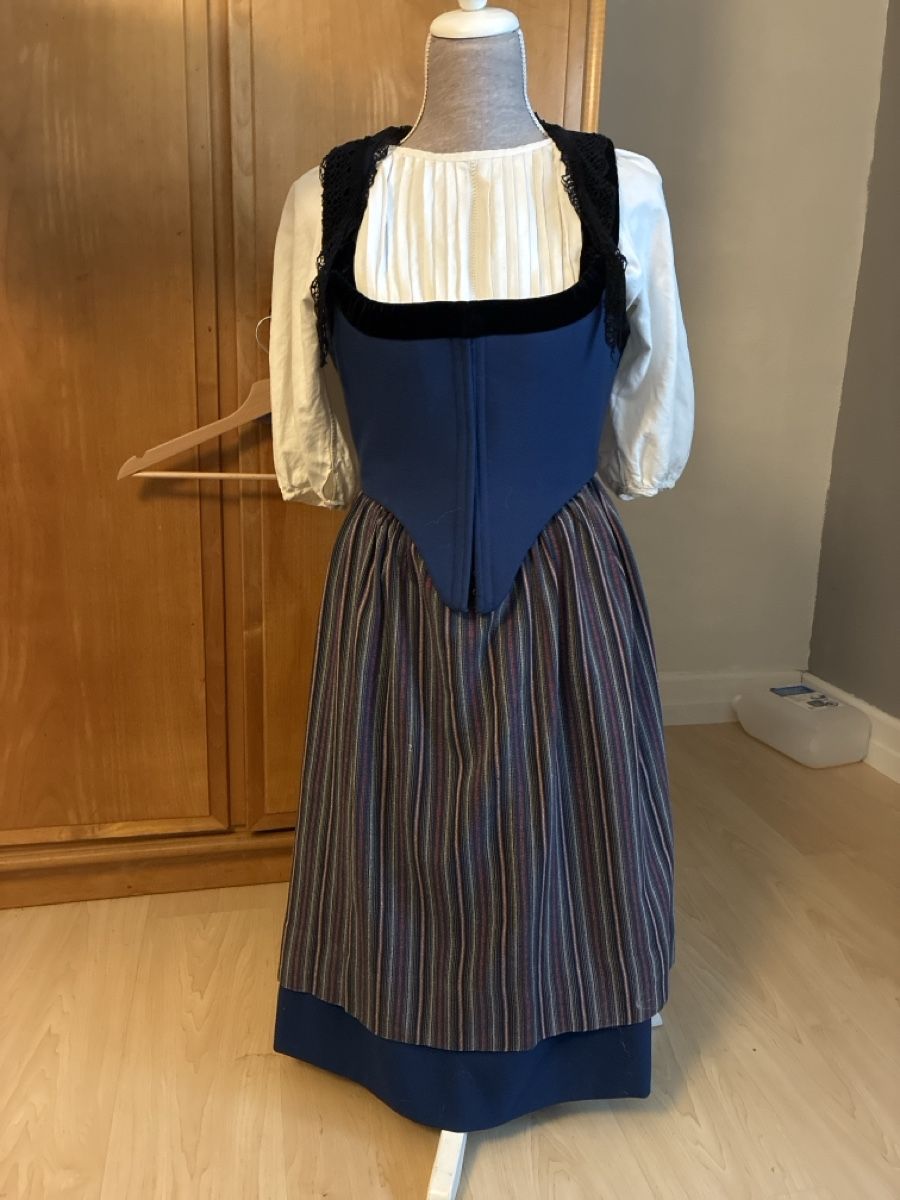 Vestiti: Berner Tracht Gr.34/36 – Usato da Bollingen venduto da Atrim