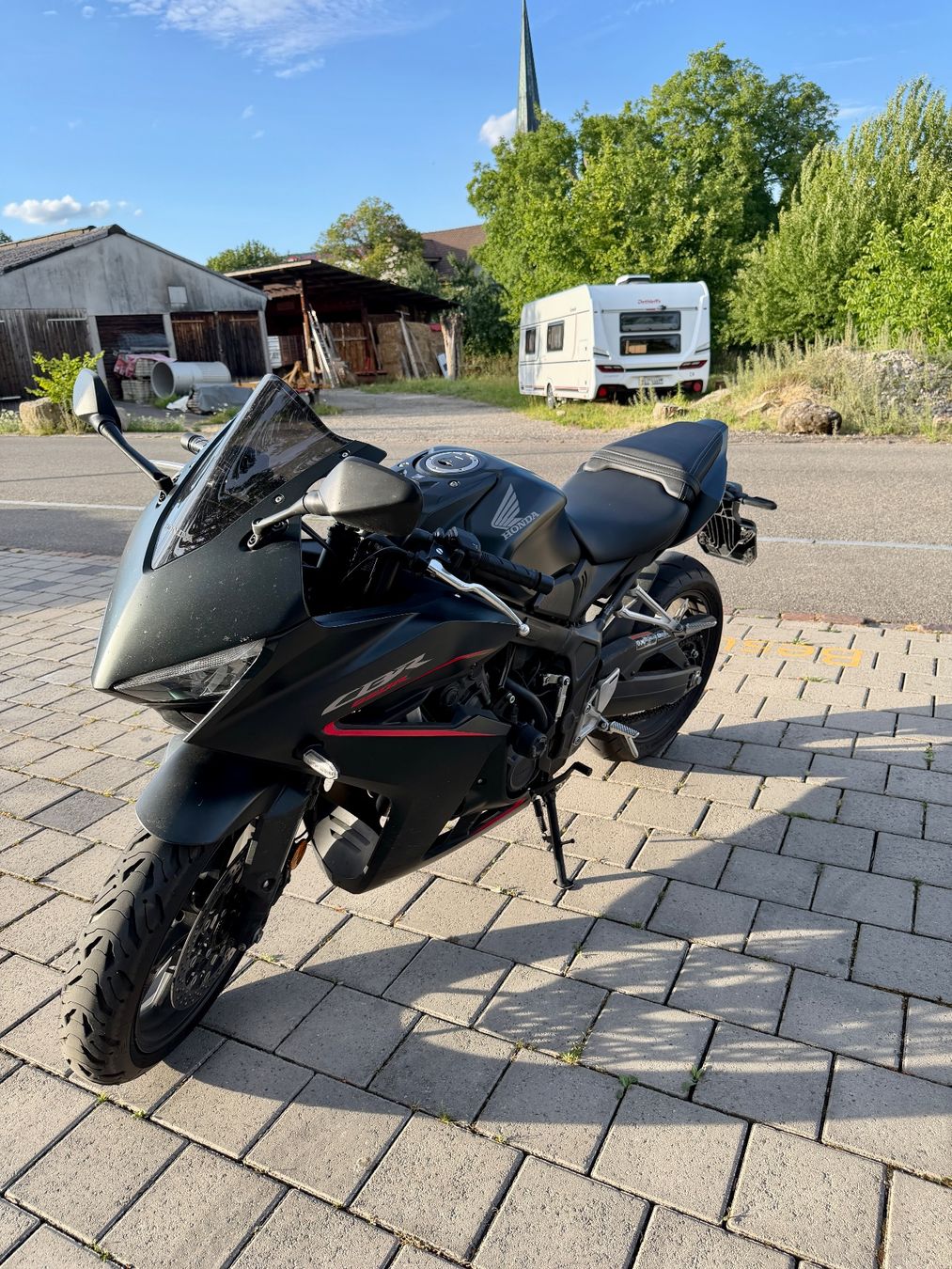 Honda Route: Honda CBR 650r 35kw E-Clutch – D'occasion à Neuenhof par del_99by 1