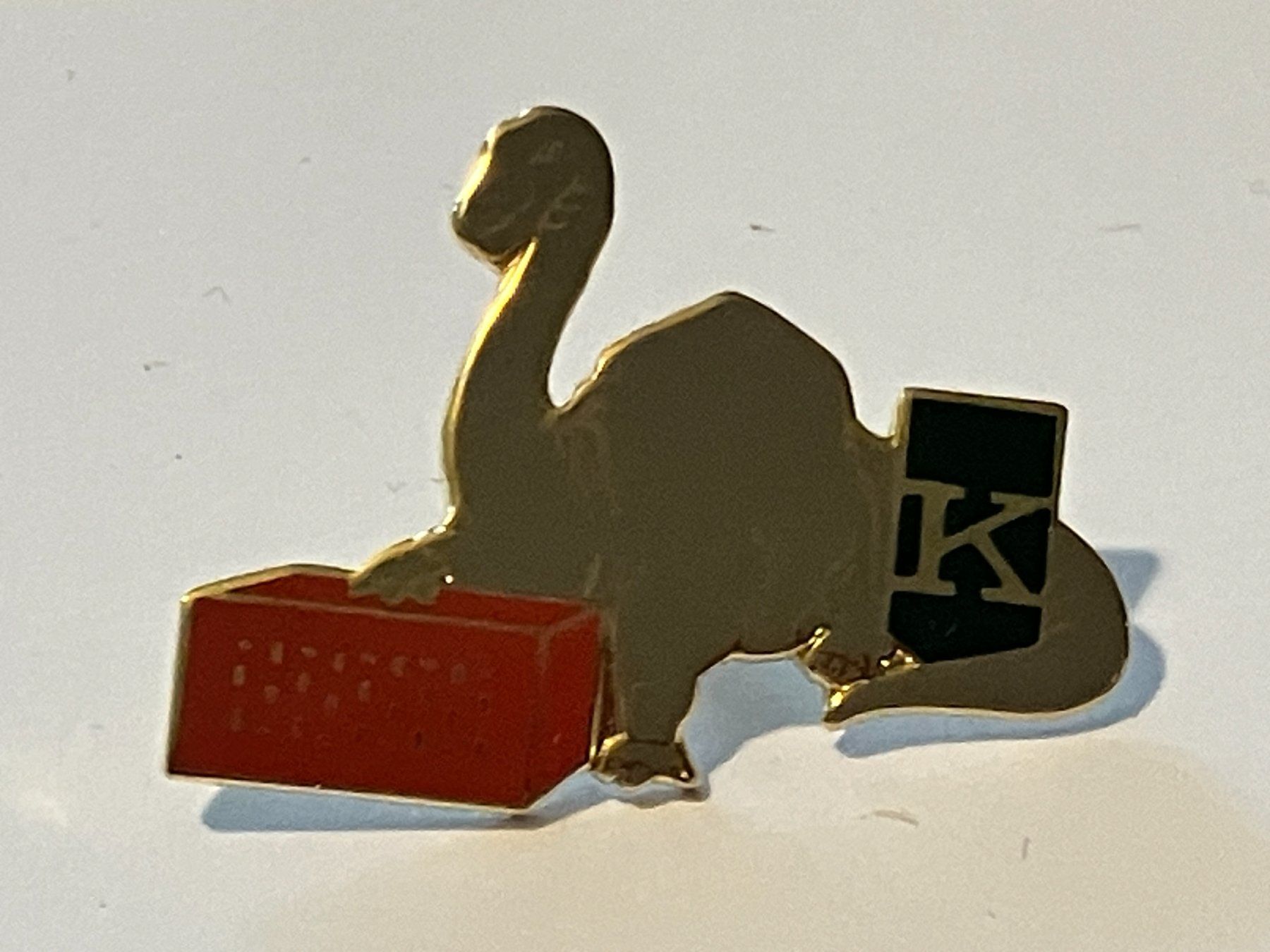 Placchette & Badge: 1 Pin K Dino – Usato da Basel venduto da djwwpp