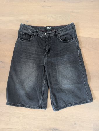 BDG Urban Outfitters Jorts, schwarz, Grösse 30