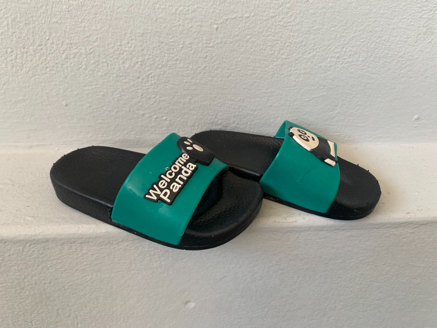 Scarpe per ragazzi: Baby flip flops panda size 19 – Usato da Neuchâtel venduto da _Easy_to_Find_ 2