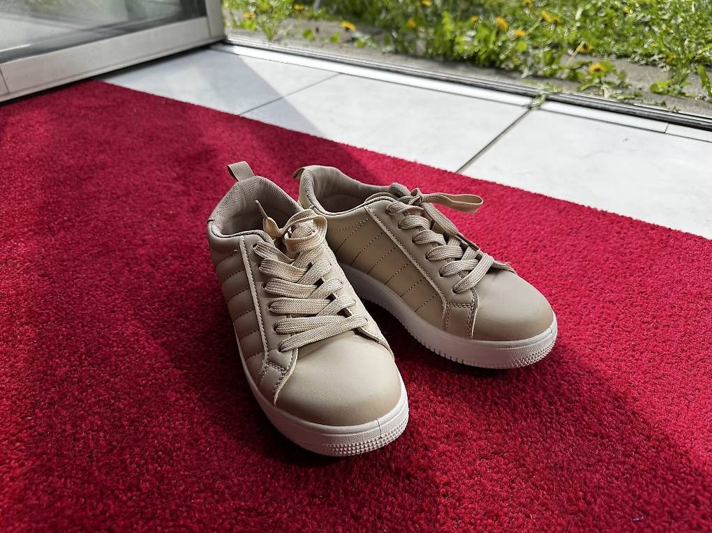 Damenschuhe: Schuhe 37 – Gebraucht aus Luzern von mus_clb7