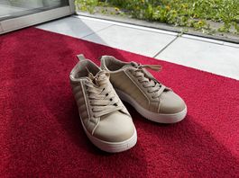 Schuhe 37