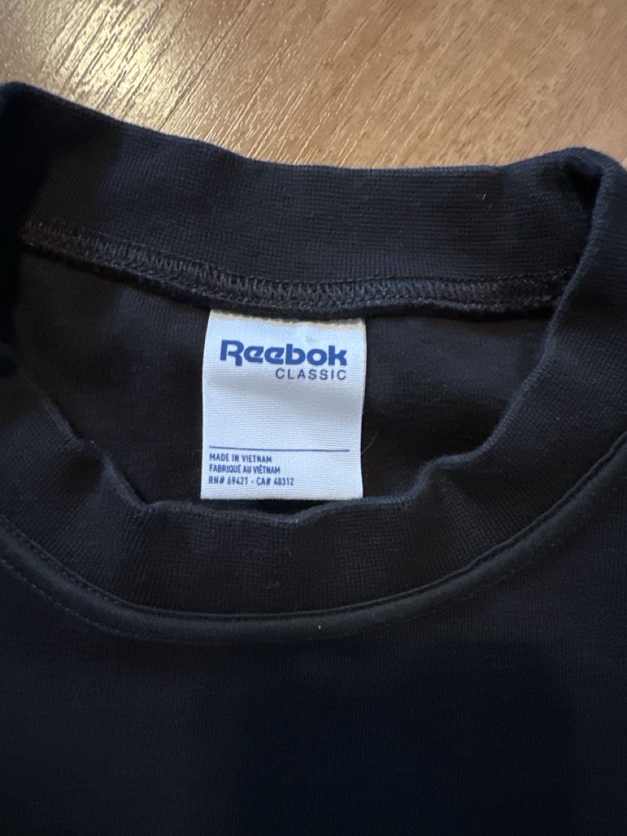 Reebok Maglioni & Felpe: Reebok Classic Pullover, Gr. S einf. Brustweite 45 cm – Usato da St. Gallen venduto da mai_2lcj 1