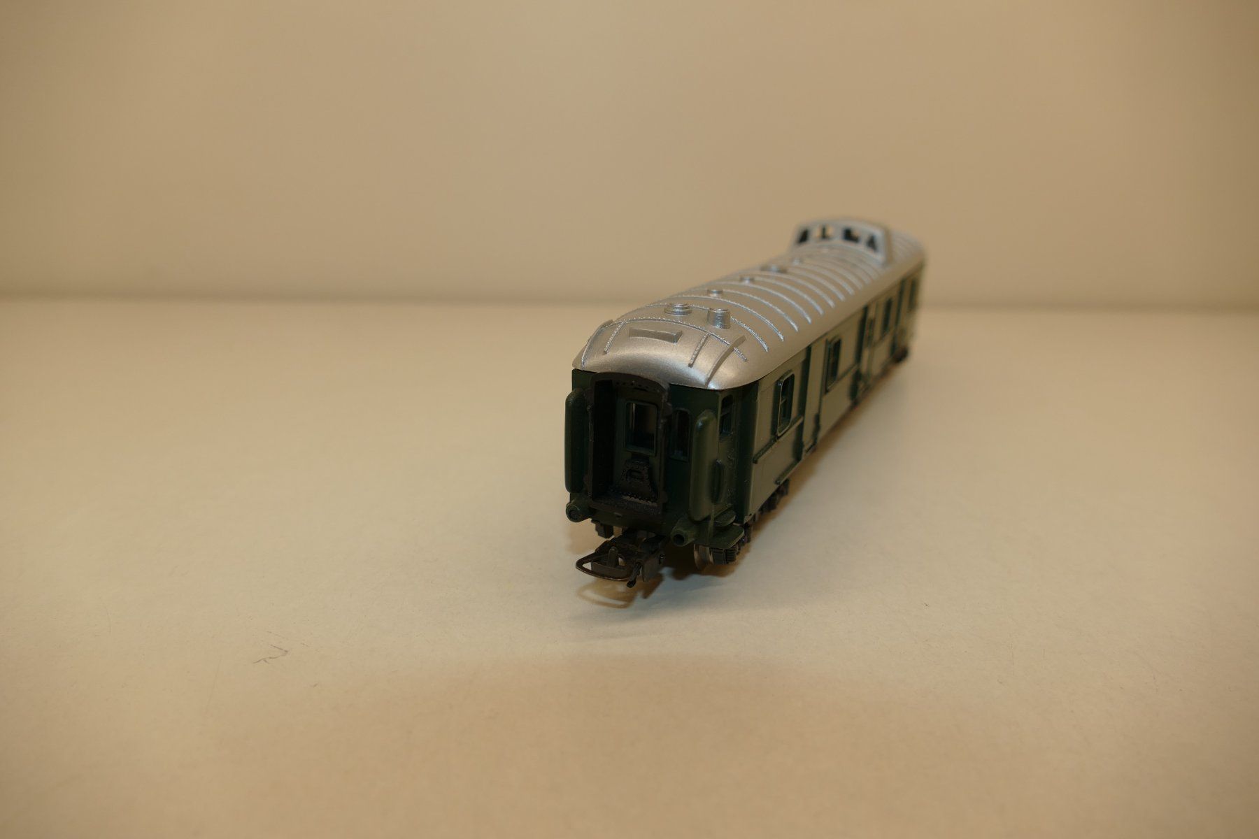 Lima Modelleisenbahnen: Lima H0: Gepäckwagen grün – Gebraucht aus Niederhasli von rail-duerst 3