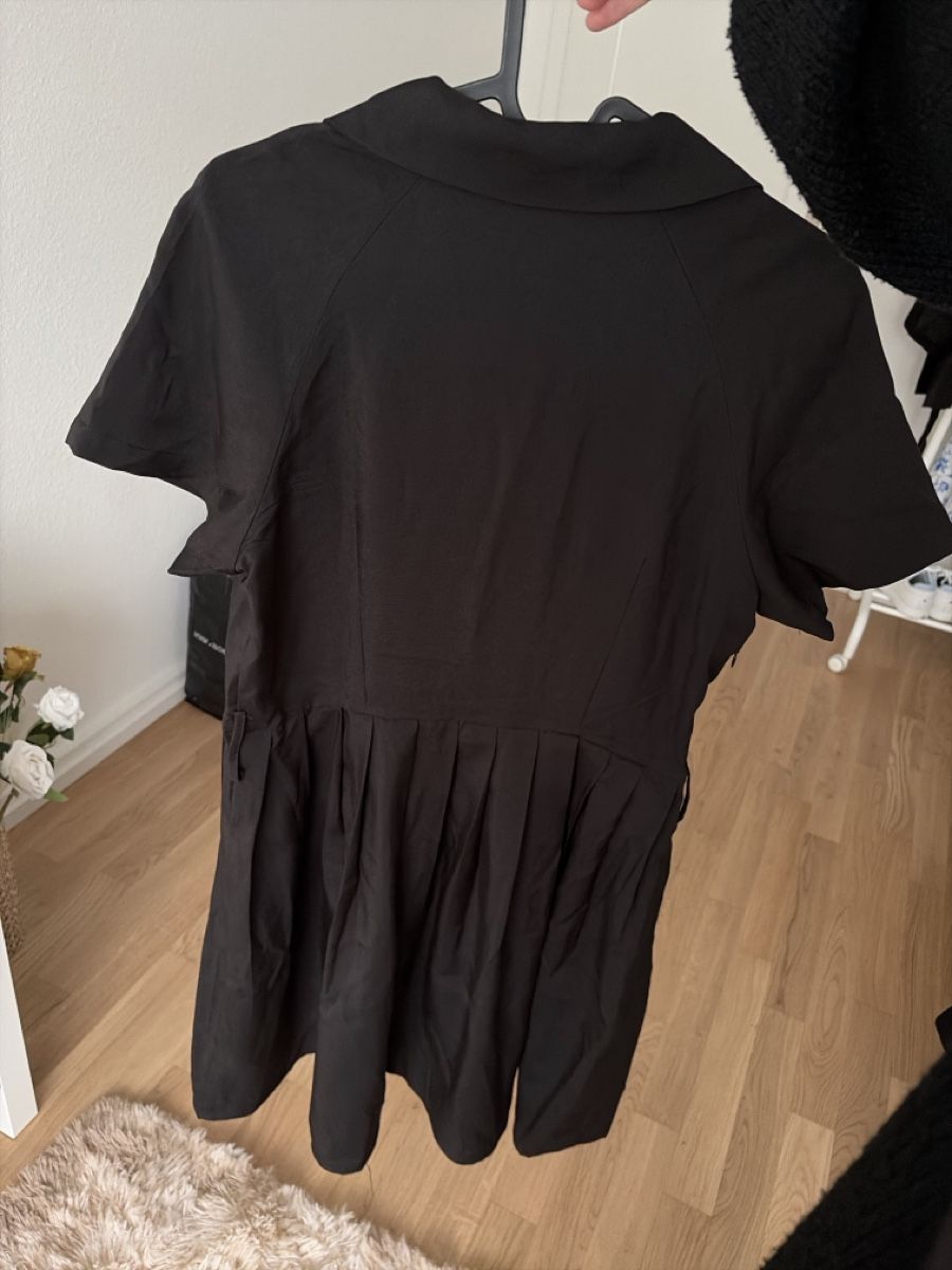 Shein Vestiti: Kurzes Kleid – Nuovo (secondo la descrizione) da Basel venduto da SaraaaS060201 1