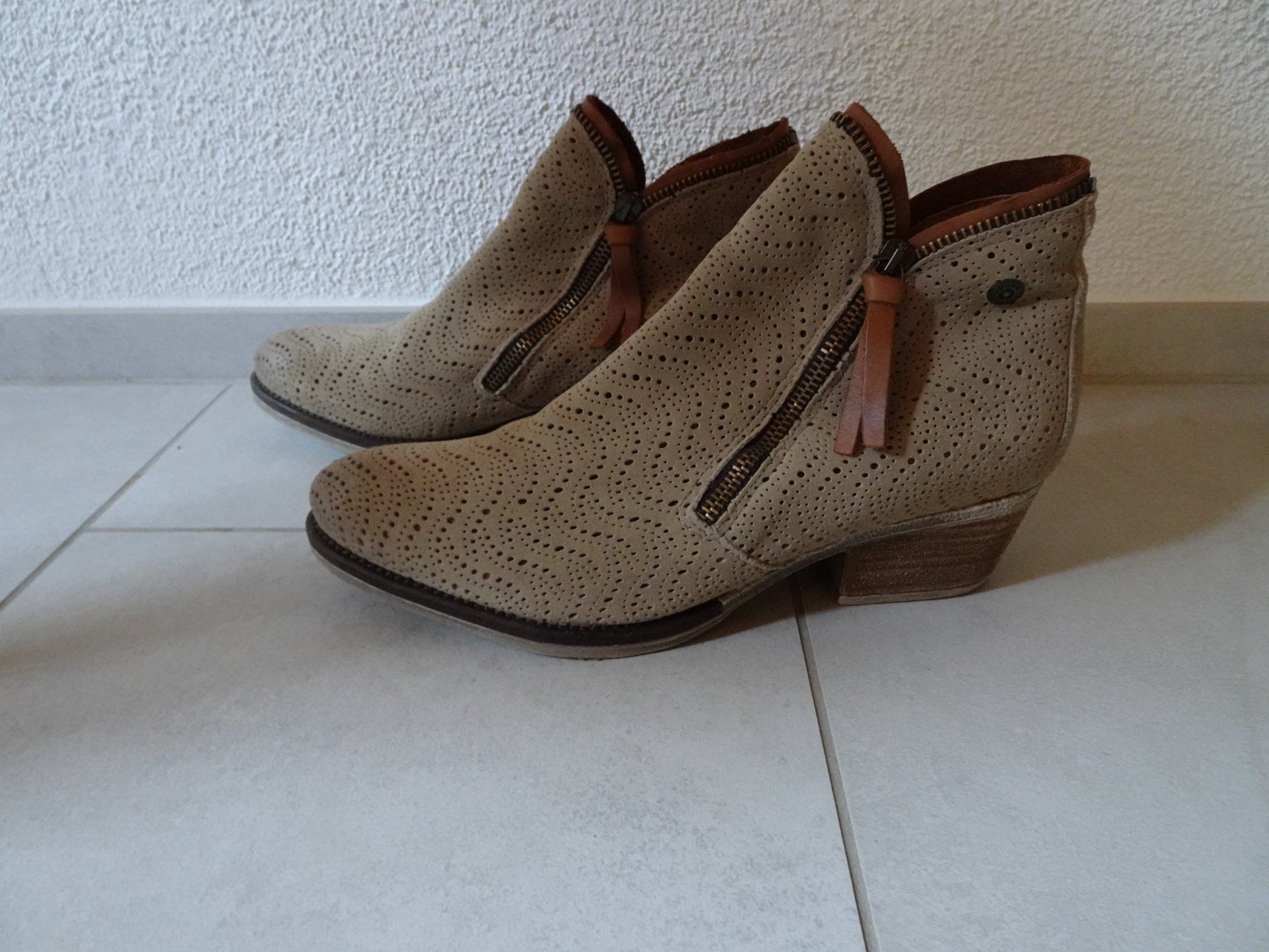 Scarpe da donna: Coque Terra Leder Stiefeletten Gr. 40 - 426269 – Usato da Küssnacht am Rigi venduto da Schuhe-Secondhand