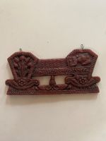 Altes rotes Wachsbild, Familiensymbol Fruchtbarkeit?