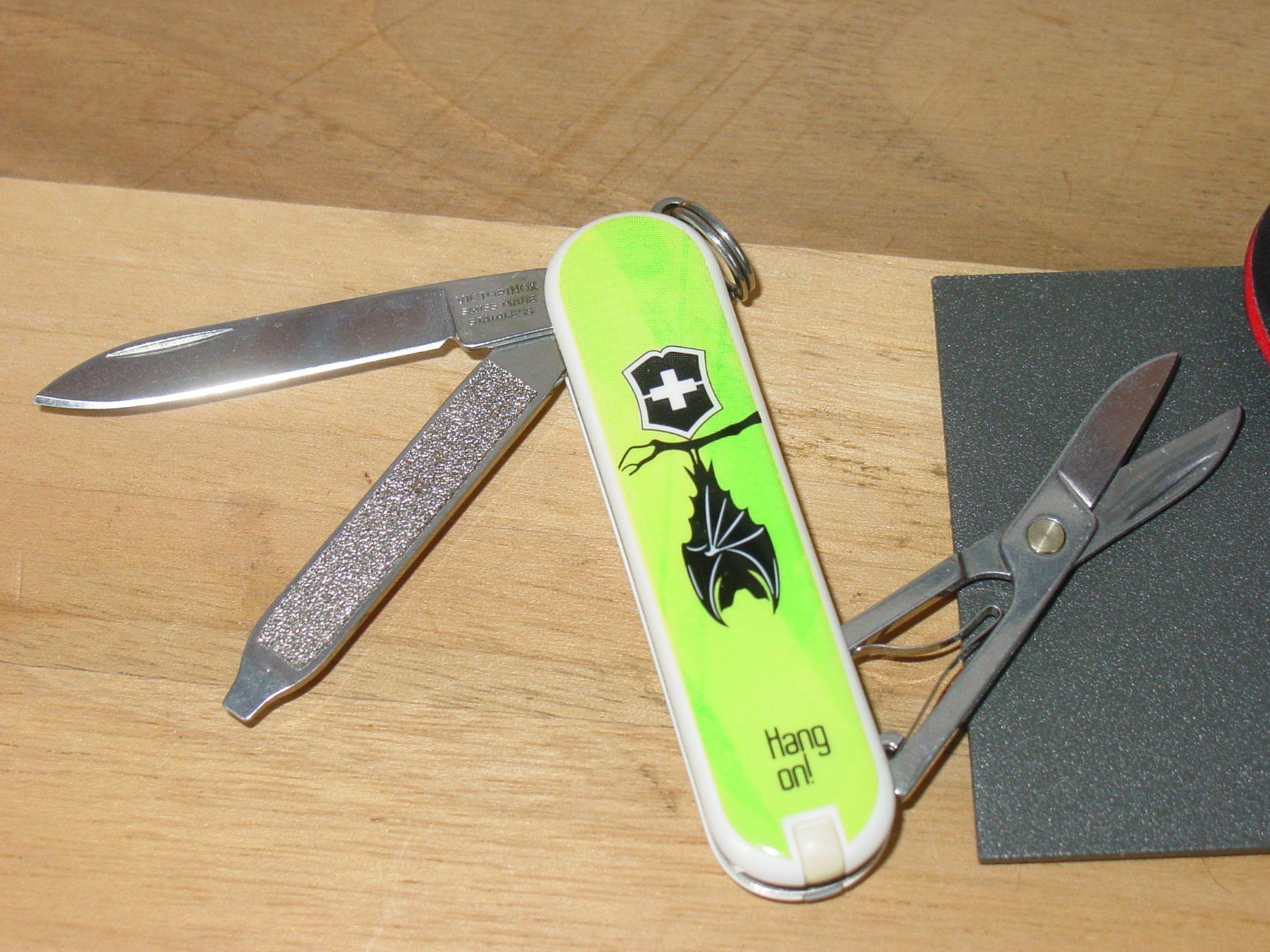 Victorinox Coltelli tascabile: Victorinox Classic SD Sonder Edition Hang on – Usato da Ursenbach venduto da rekruten-shop 2