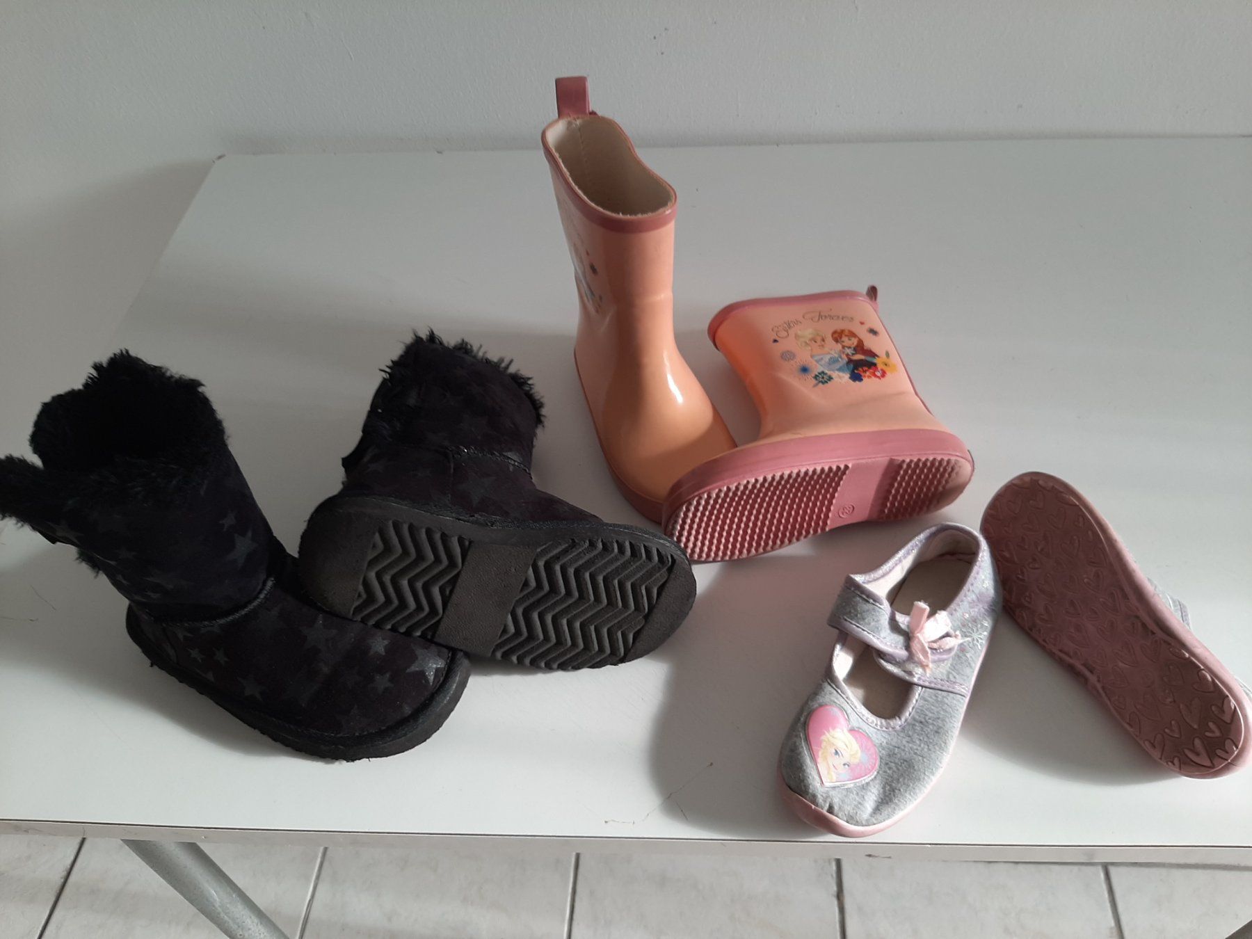 Scarpe per ragazze: Schuhpaket Grösse 28 – Usato da Brissago venduto da lucabell 1