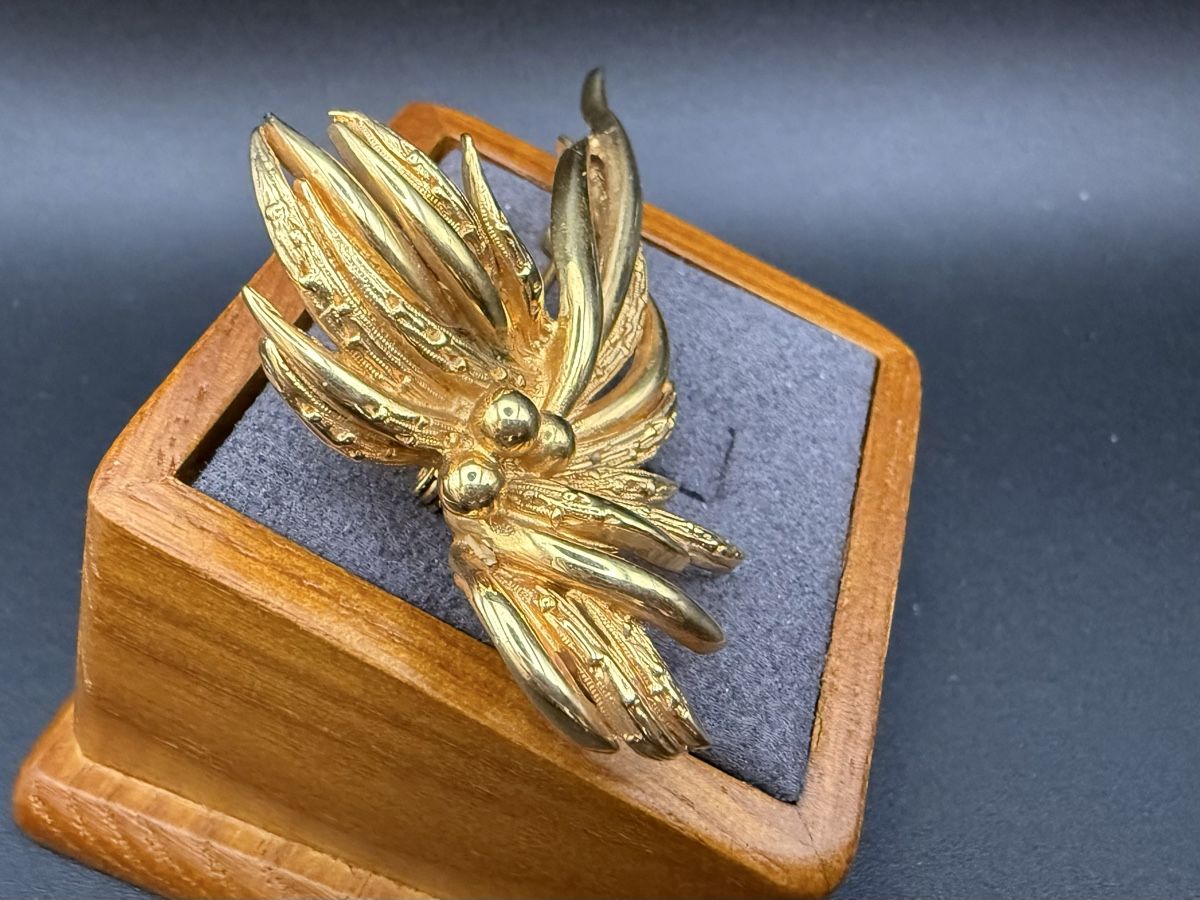 Spille & Fermagli: Vintage Goldfarbe Brosche, Blumenmuster – Usato da Lamone venduto da LaCantinaMagica 7