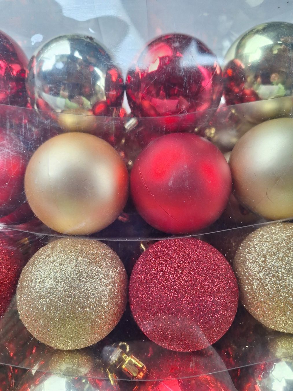 Alle Dekorationen: 2 PACK CHRISTBAUMKUGELN WEIHNACHTSBAUMKUGELN ROT-GOLD – Neu und originalverpackt aus Huttwil von Kunterbuntli 2