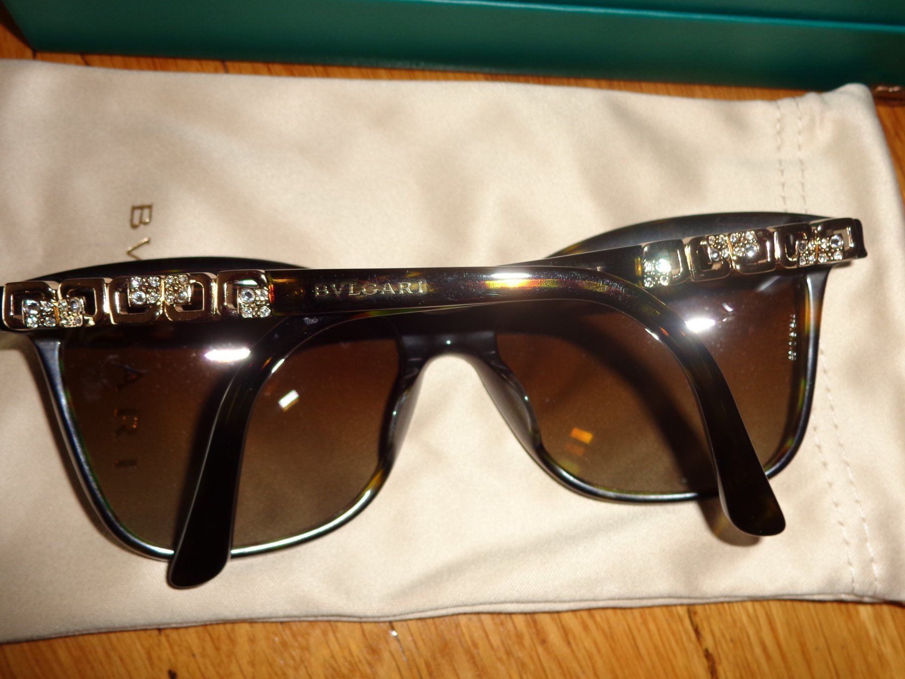 Bulgari Brillen & Gläser: Superbe Lunettes soleil BULGARI, Neuf – Neu und originalverpackt aus St-Blaise von endora63