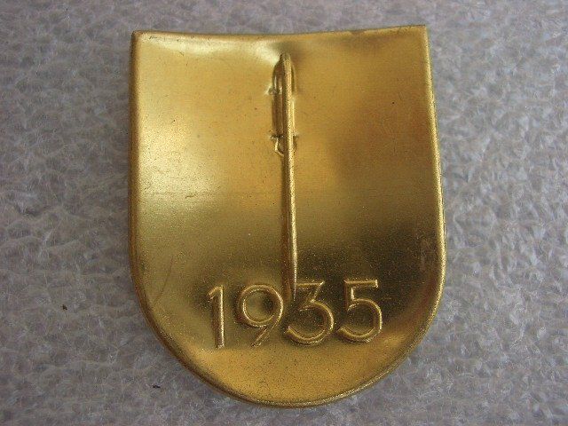 Placchette & Badge: 1. AUGUSTABZEICHEN 1935 – Usato da Thürnen venduto da Chluuri 1